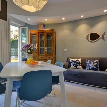 Apartment Sofia Al Mare Garage Few Steps From The